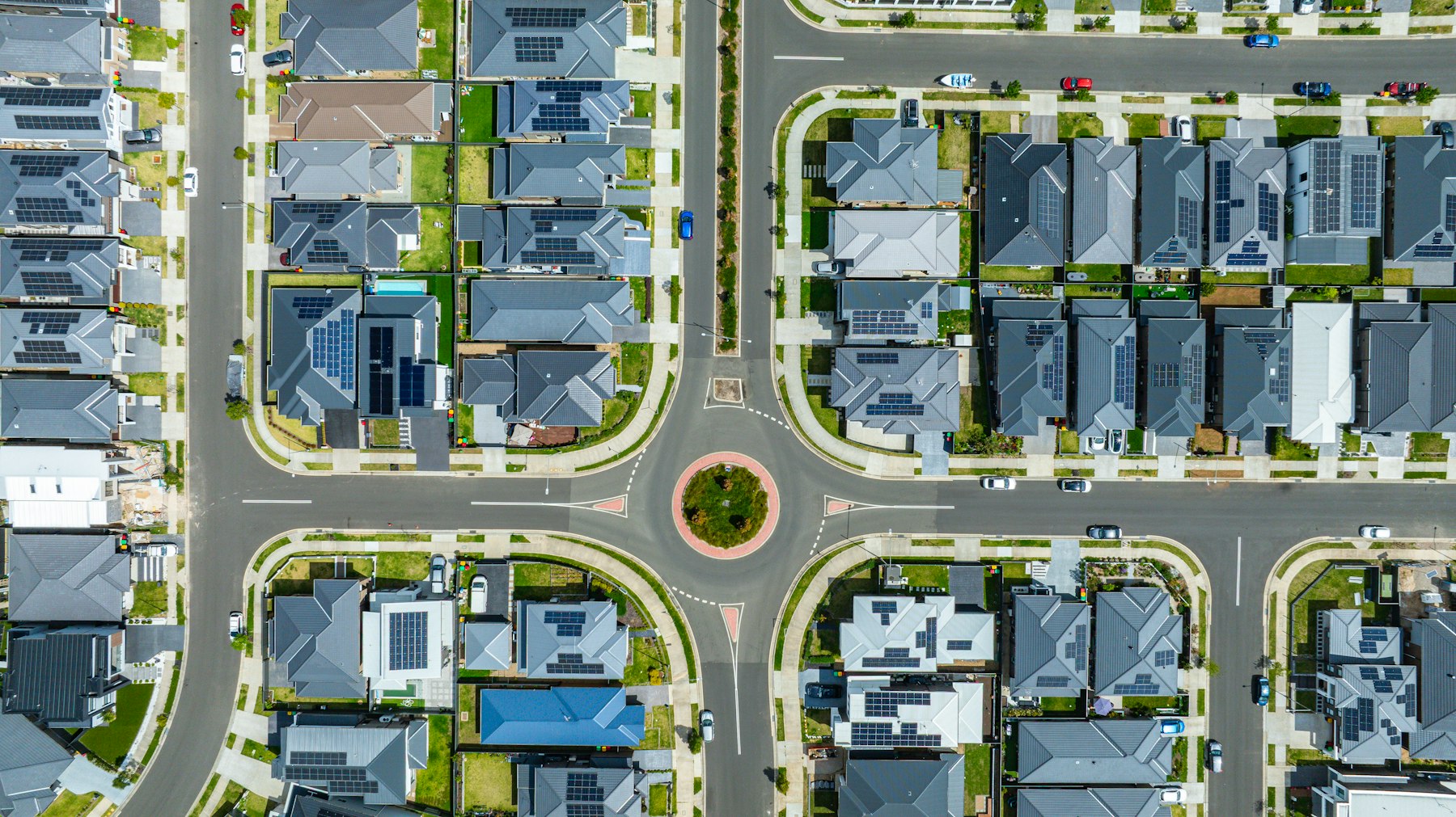VPP explained: a suburb of solar homes, where networked batteries can act as one virtual power plant